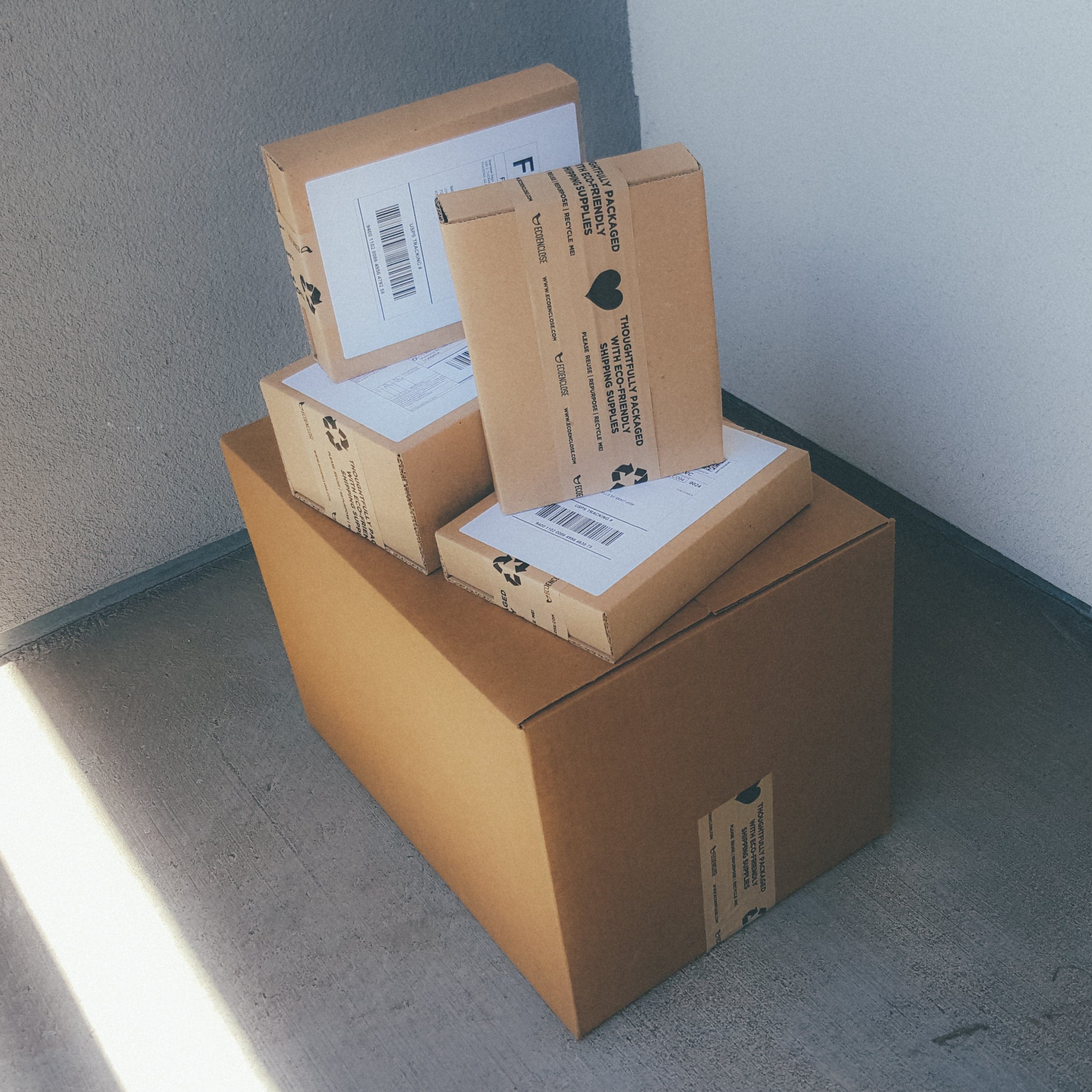 100% Recyclable and biodegradable shipping materials